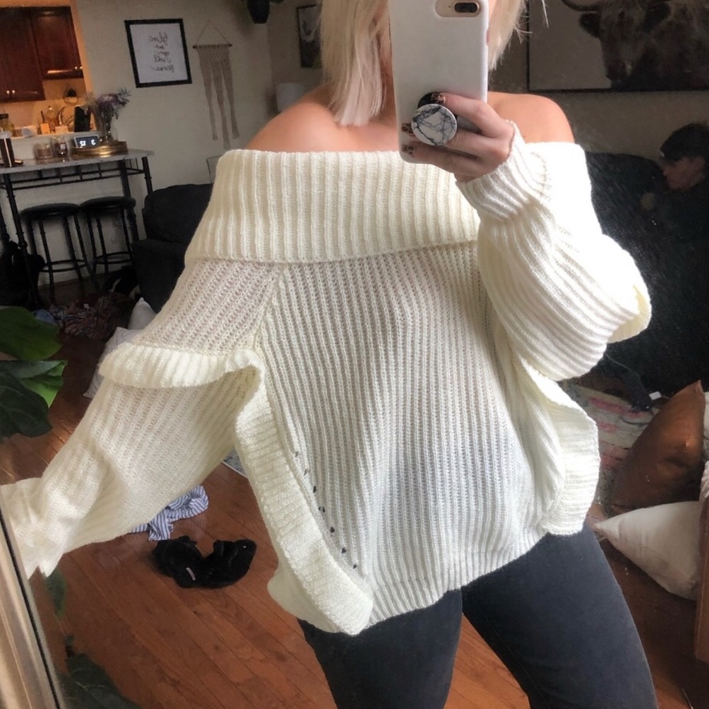 WORN ONCE ✨ SWEATER